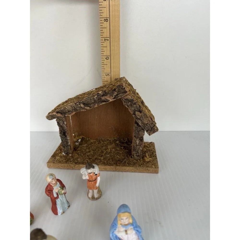 Vintage Flambro Porcelain 7-Pc Nativity Set with Wood Stable - Taiwan ROC